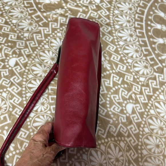 Bueno Deep Wine Satchel Bag - Picture 3 of 12